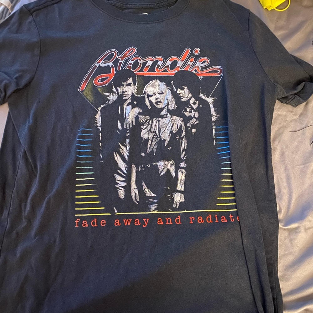 blonde t shirt